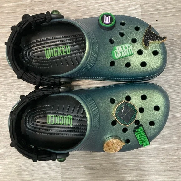 CROCS Special Edition Elphaba Wicked Crocs - Picture 4 of 7